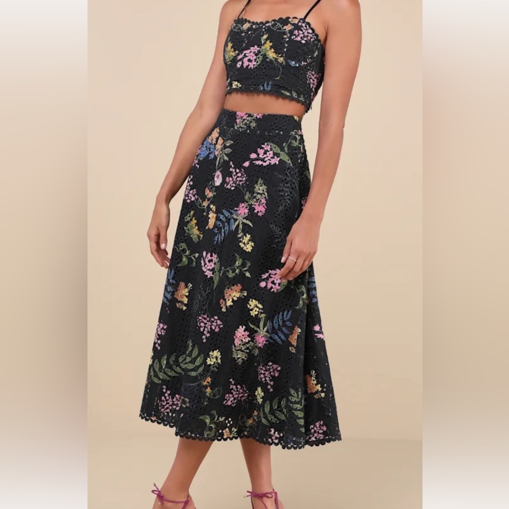 NWT LULUS SWEET AT HEART BLACK FLORAL EMBROIDERED EYLET CROP TOP & SKIRT SZ S